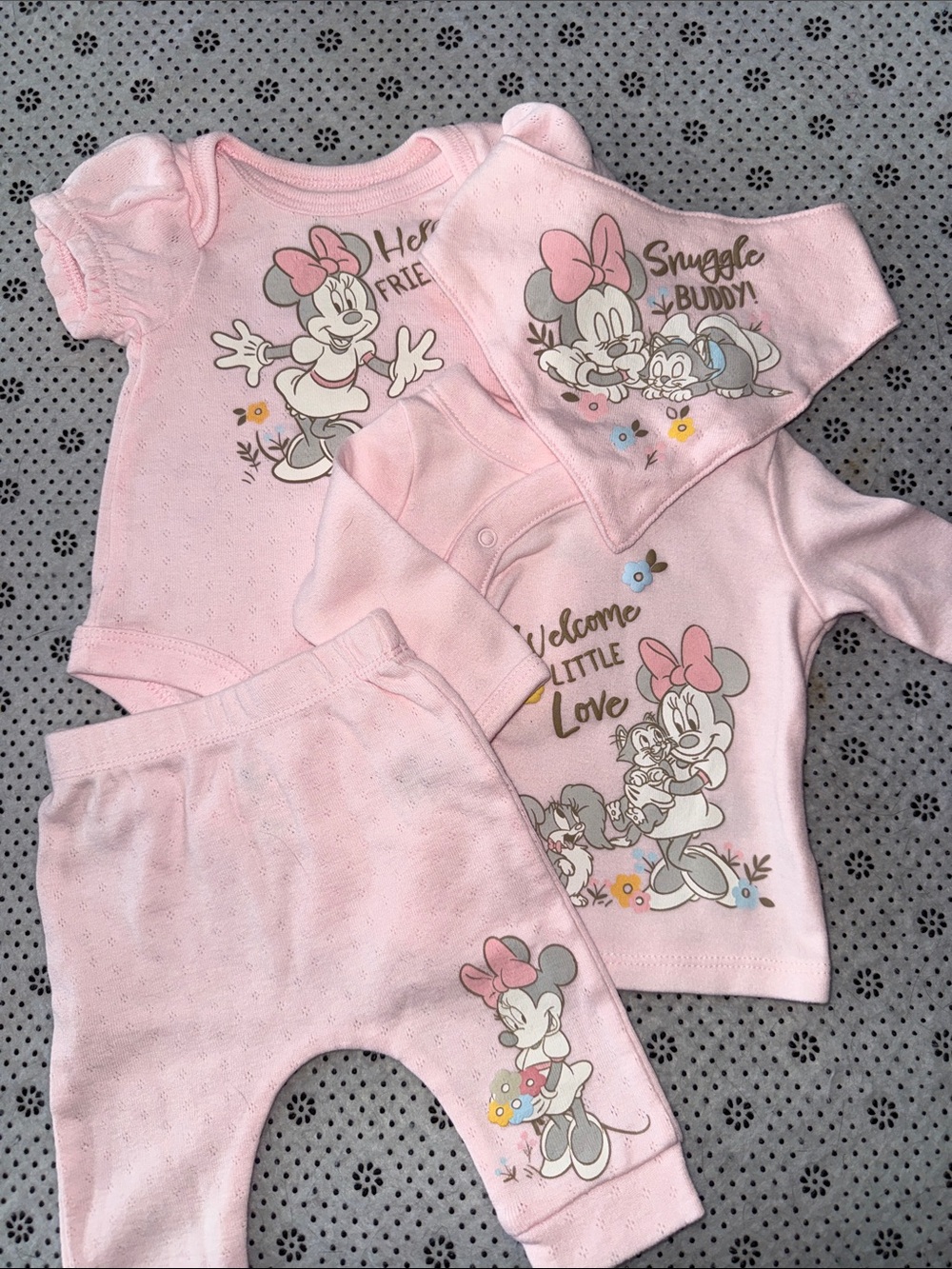 🛍 The CUTEST LITTLE MINNIE MOUSE 4 PIECE GIRLS OUTFIT SIZE NEWBORN 🛍